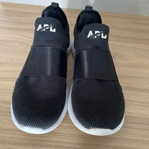 APL Women's TechLoom Bliss sneakers size 8